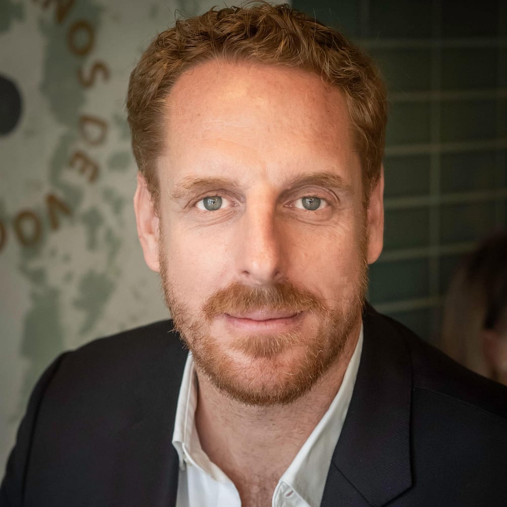 linkedin-Profile_Photo___JeanPaul-alta-2